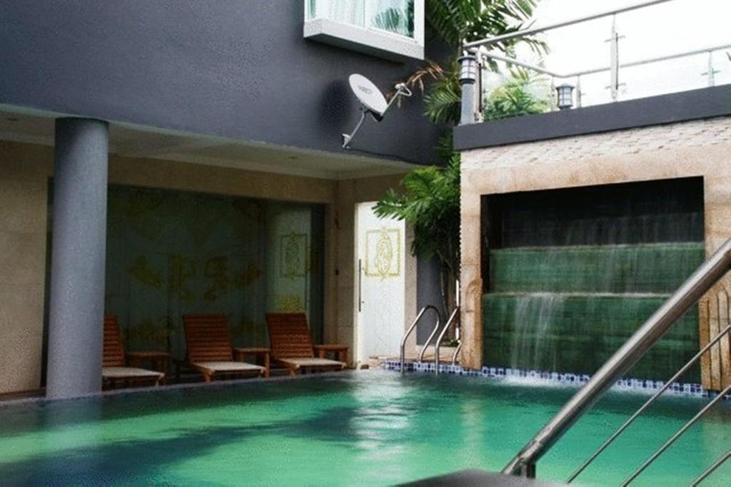 Palm Garden Hotel Brunei Bandar Seri Begawan Exterior foto