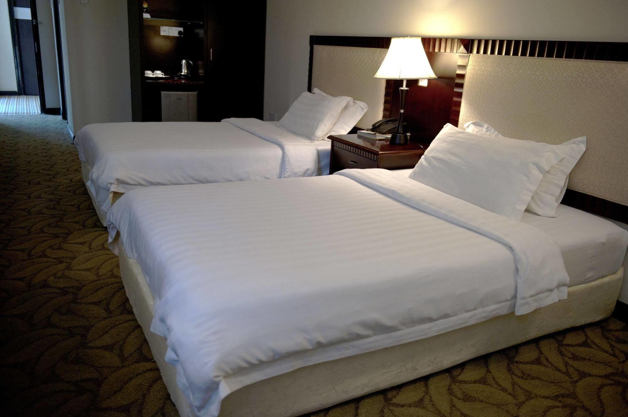 Palm Garden Hotel Brunei Bandar Seri Begawan Exterior foto