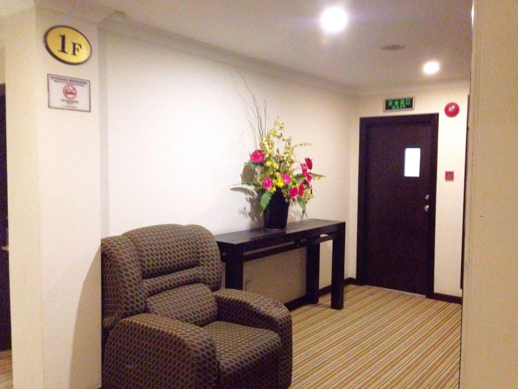 Palm Garden Hotel Brunei Bandar Seri Begawan Exterior foto